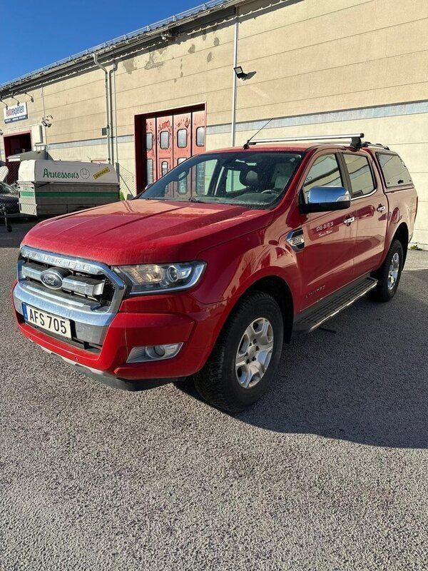 Röd Begagnad 2016 Ford Ranger Limited Pickup | 129 000 kr (Superpris) - Bild 1/4