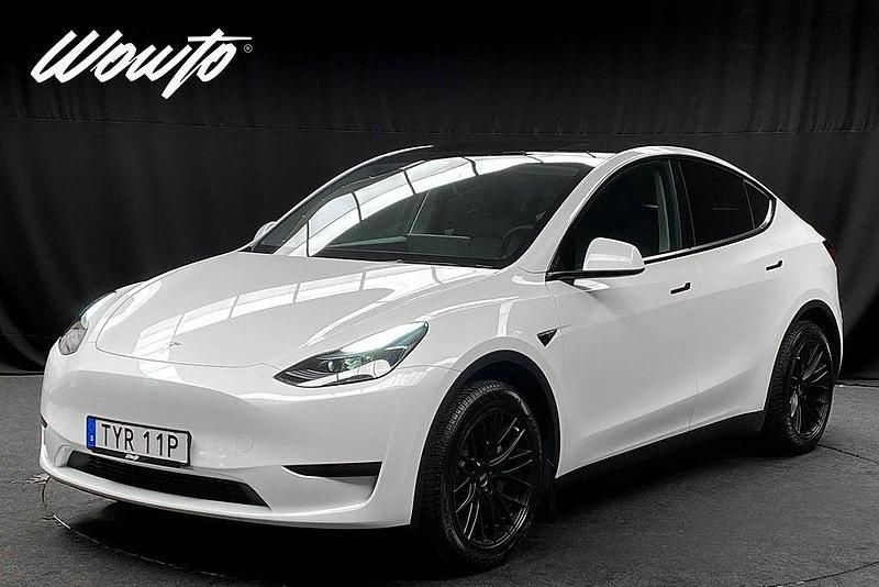 Vit Begagnad 2023 Tesla Model Y Standard Range SUV | 329 800 kr (Bra pris) - Bild 1/3