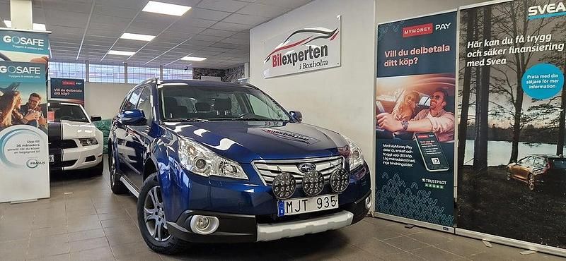 Mörkblå Begagnad 2009 Subaru Outback Kombi | 69 900 kr (Marknadspris) - Bild 1/4