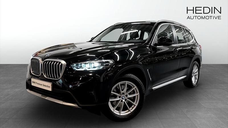 Svart (black) Begagnad 2022 BMW X3 SUV | 438 700 kr (Superpris) - Bild 1/4