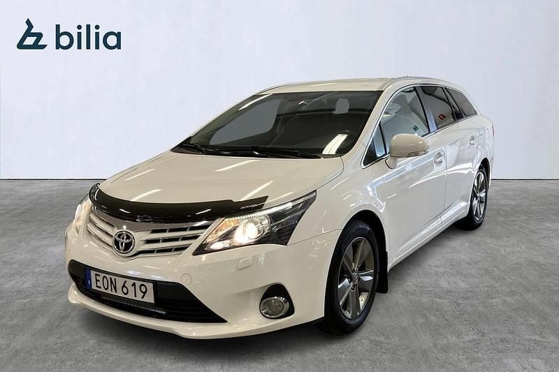 Vit Begagnad 2015 Toyota Avensis Kombi | 119 900 kr (Marknadspris) - Bild 1/4