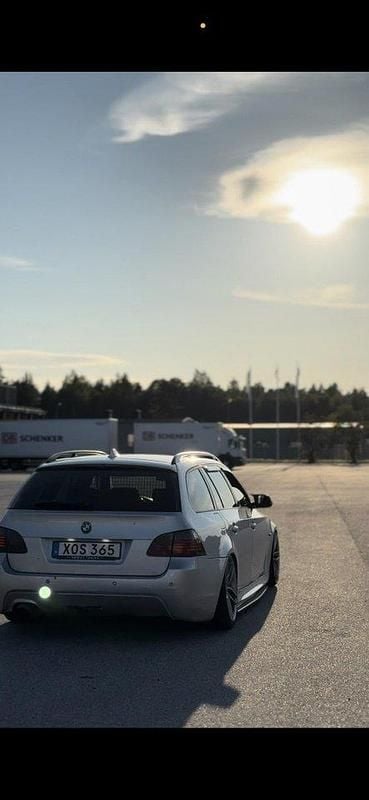 Grå Begagnad 2006 BMW 535 M Sport Kombi | 70 000 kr (Bra pris) - Bild 1/4