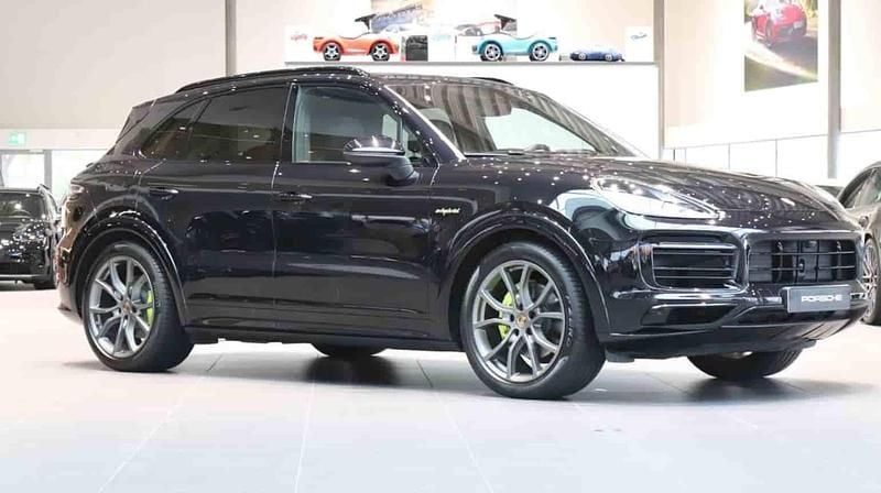 Svart Begagnad 2022 Porsche Cayenne SUV | 799 000 kr (Marknadspris) - Bild 1/1