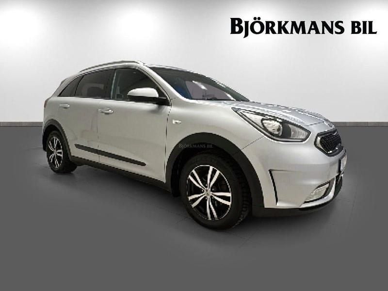 Begagnad Kia Niro Advance 141 HK (103 kW) 2017 /4ss/ silky silver SUV