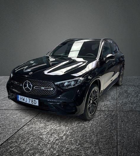 Svart Begagnad 2024 Mercedes GLC300e AMG SUV | 599 900 kr (Superpris) - Bild 1/1