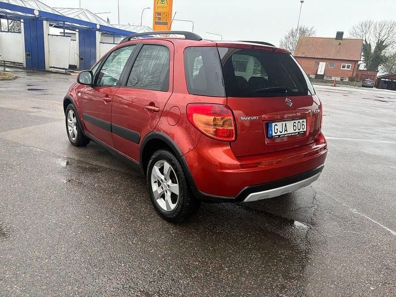 Begagnad Suzuki SX4 120 HK (88 kW) 2010 Orange