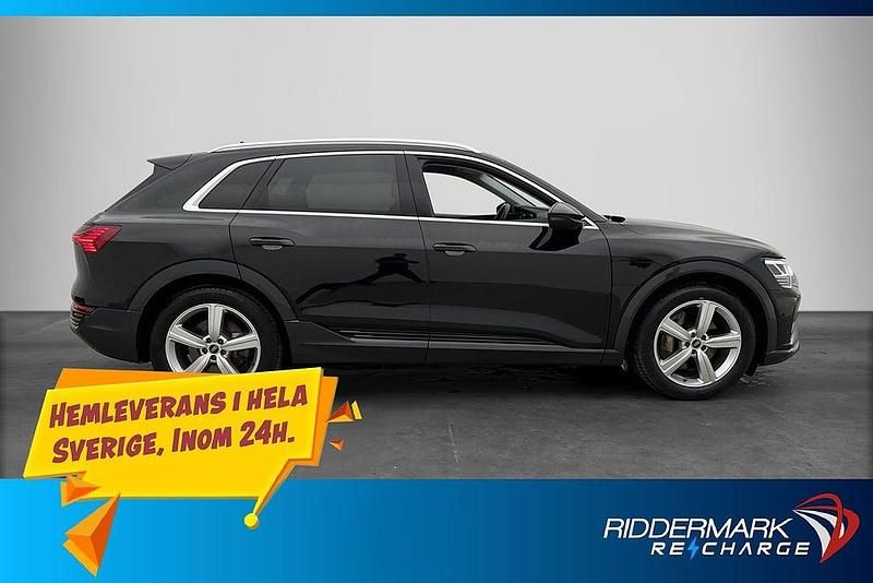 Begagnad Audi Q8 e-tron 250 kW (340 HK) 2024 Svart SUV