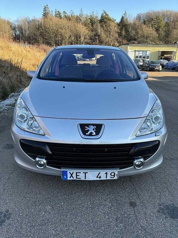 Begagnad 2006 Peugeot 307 Halvkombi | 49 900 kr (Dyr) - Bild 1/4