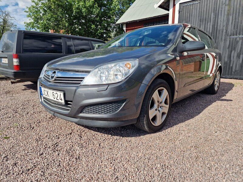 Grå Begagnad 2009 Opel Astra Halvkombi | 25 000 kr - Bild 1/4