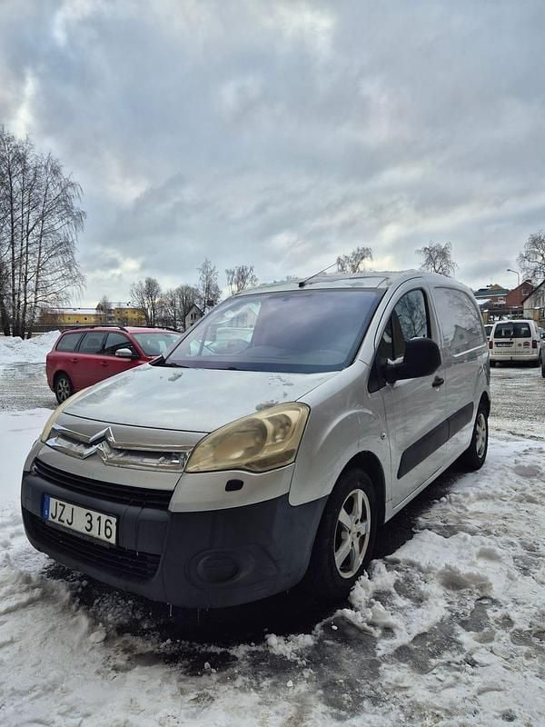 Begagnad Citroën Berlingo 90 HK (66 kW) 2010 Minibuss