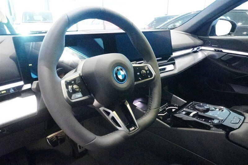 Begagnad BMW i5 Efficient Dynamics 442 kW (601 HK) 2024 Okänd Sedan