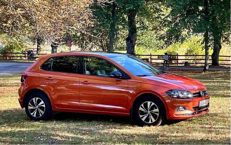 Orange Begagnad 2020 VW Polo Halvkombi | 169 900 kr (Marknadspris) - Bild 1/4