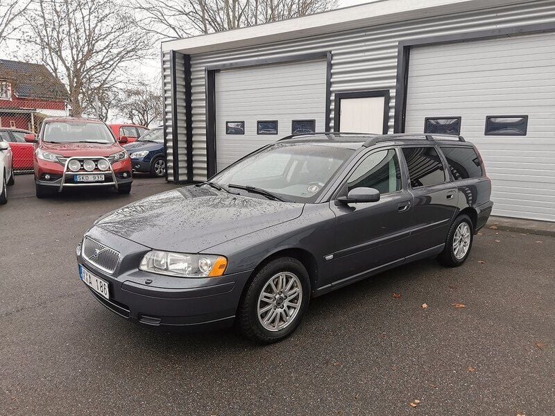 Begagnad Volvo V70 Business Edition 141 HK (103 kW) 2006 Grå Kombi