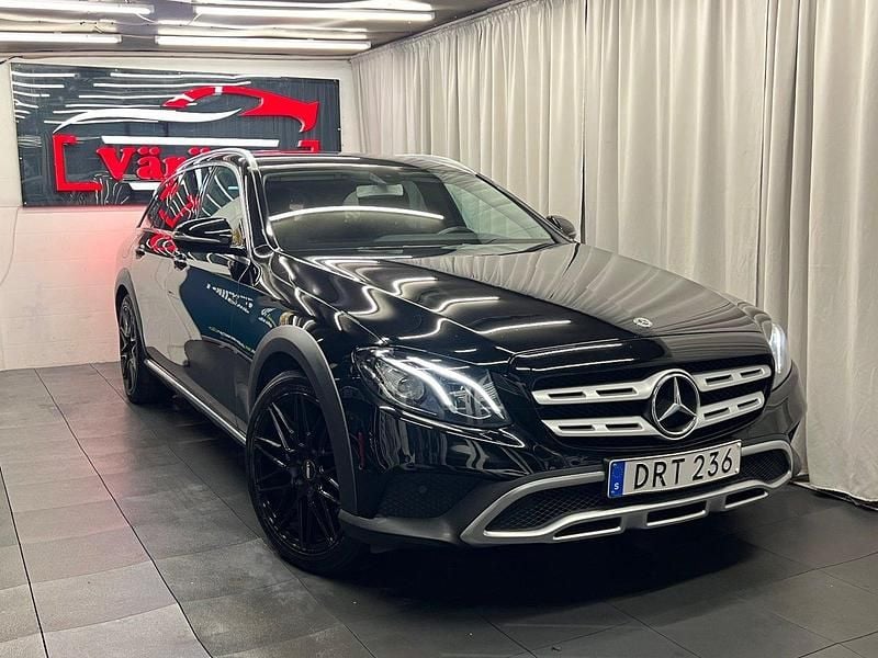 Svart Begagnad 2018 Mercedes E220 Avantgarde Kombi | 279 900 kr (Marknadspris) - Bild 1/4