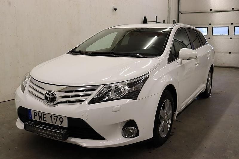 Begagnad Toyota Avensis Edition 124 HK (91 kW) 2014 Vit Kombi