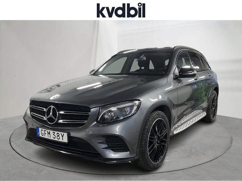 Grå Begagnad 2019 Mercedes GLC220 AMG Sedan | 279 000 kr (Bra pris) - Bild 1/3