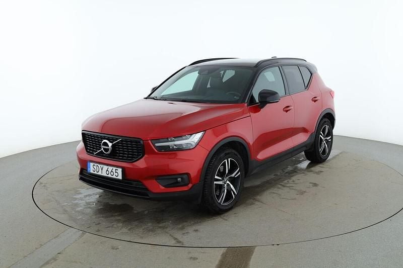 Begagnad Volvo XC40 R-Design 190 HK (139 kW) 2018 Röd SUV
