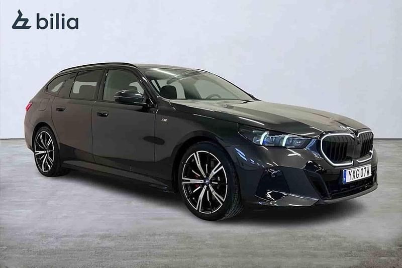 Begagnad BMW 530e 2025 Grå Kombi
