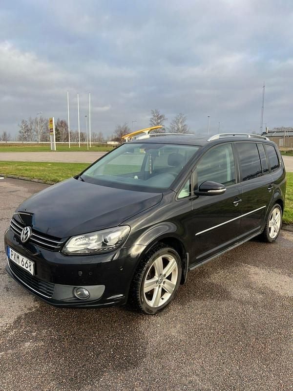 Begagnad 2015 VW Touran Minibuss | 148 000 kr (Marknadspris) - Bild 1/4