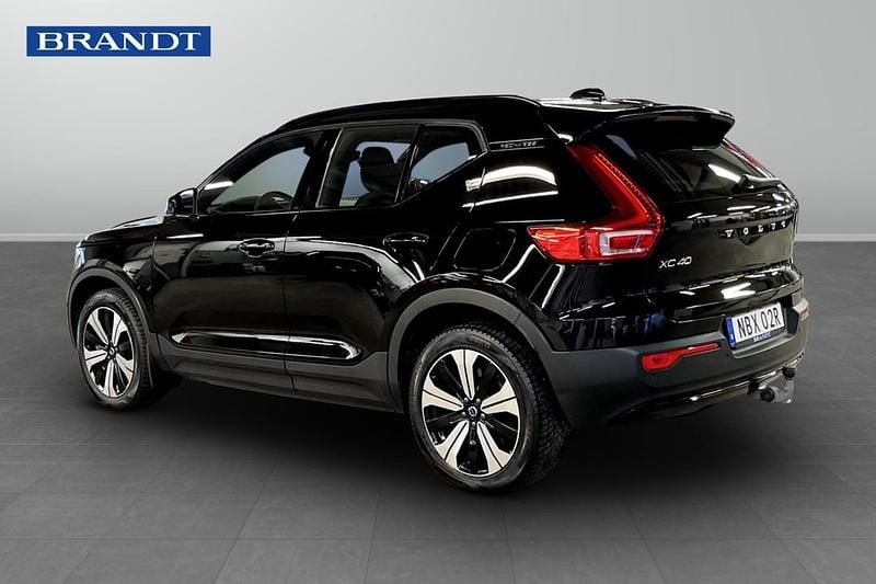 Begagnad Volvo XC40 Single Motor 175 kW (238 HK) 2023 Svart SUV