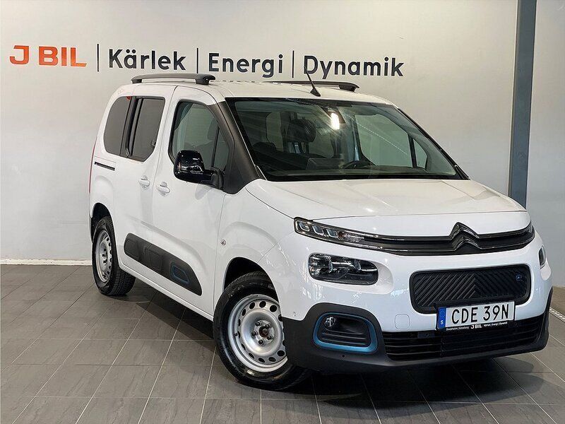 Vit Begagnad 2023 Citroën e-Berlingo Shine Minibuss | 359 900 kr (Marknadspris) - Bild 1/4