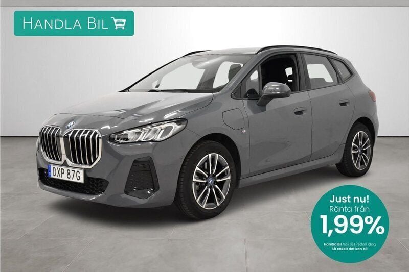 Grå Begagnad 2023 BMW 225 M Sport Minibuss | 379 900 kr - Bild 1/3