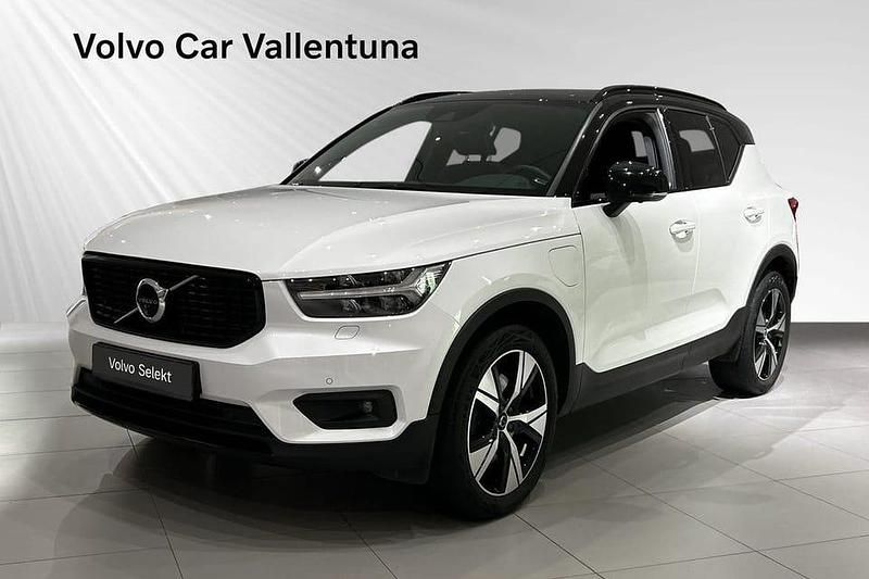 Vit Begagnad 2022 Volvo XC40 R-Design SUV | 349 900 kr (Marknadspris) - Bild 1/3