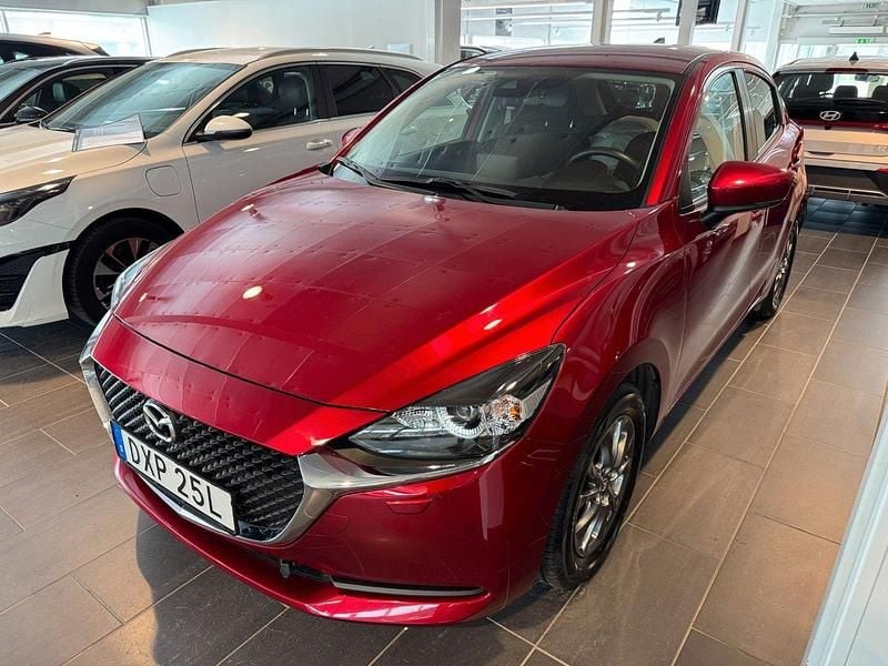Röd Begagnad 2020 Mazda 2 Vision Halvkombi | 174 900 kr (Marknadspris) - Bild 1/4