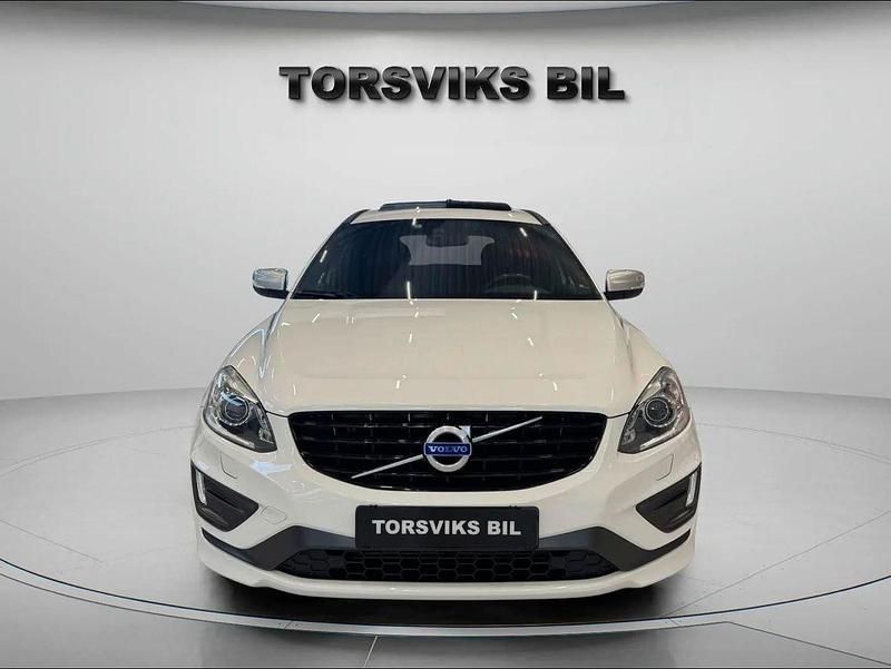Vit Begagnad 2016 Volvo XC60 Momentum SUV | 209 900 kr (Marknadspris) - Bild 1/4