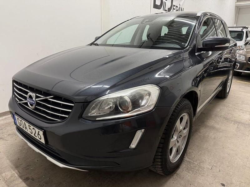 Grå metallic Begagnad 2015 Volvo XC60 Summum SUV | 129 500 kr (Marknadspris) - Bild 1/4