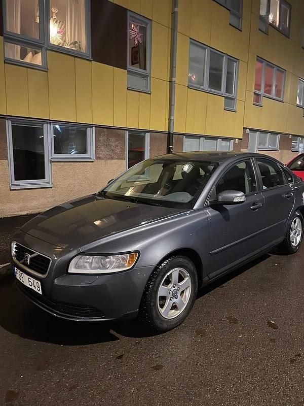 Begagnad 2008 Volvo S40 Sedan | 39 900 kr (Marknadspris) - Bild 1/4