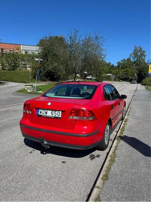 Röd Begagnad 2005 Saab 9-3 Linear Sedan | 26 900 kr (Bra pris) - Bild 1/4