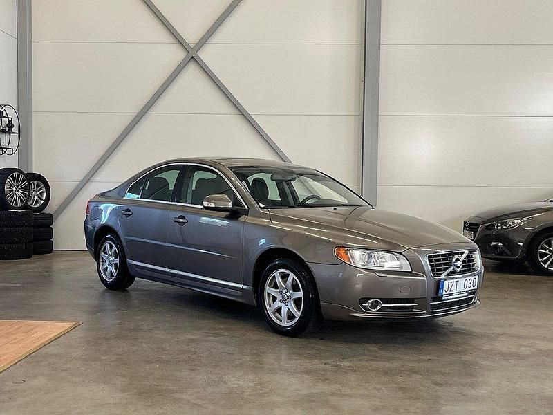 Grå Begagnad 2009 Volvo S80 Momentum Sedan | 79 900 kr (Dyr) - Bild 1/4