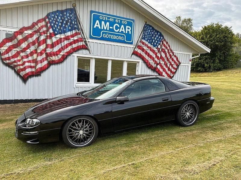 Svart Begagnad 2002 Chevrolet Camaro Sportkupé | 139 000 kr - Bild 1/4