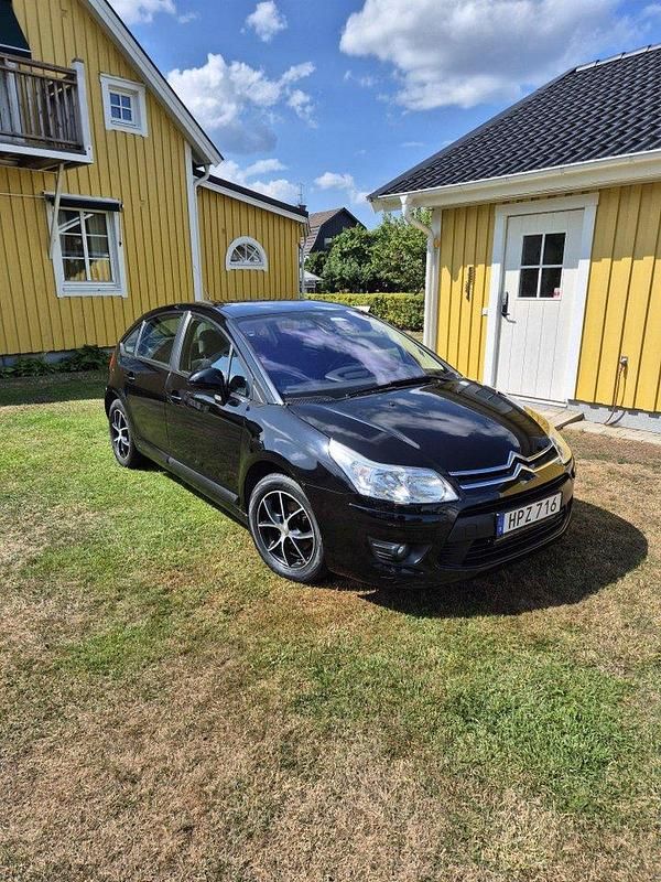 Svart Begagnad 2009 Citroën C4 Halvkombi | 27 500 kr (Bra pris) - Bild 1/4