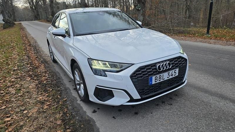 Ibisvit Begagnad 2022 Audi A3 Proline | 194 500 kr (Bra pris) - Bild 1/4