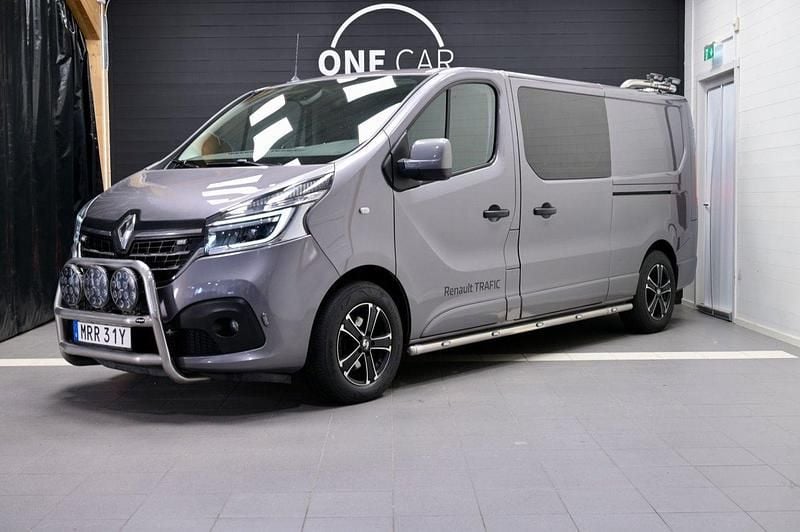 Grå Begagnad 2021 Renault Trafic SE Van | 334 900 kr - Bild 1/4