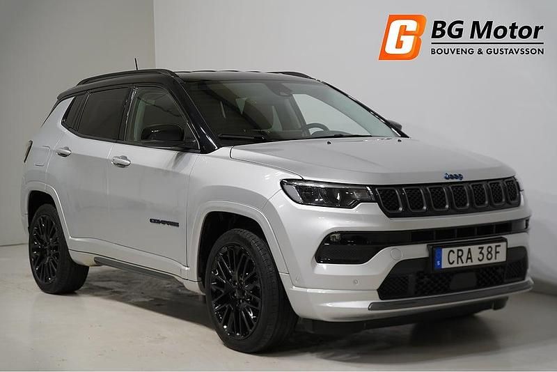 Grå Begagnad 2022 Jeep Compass SUV | 259 900 kr - Bild 1/3
