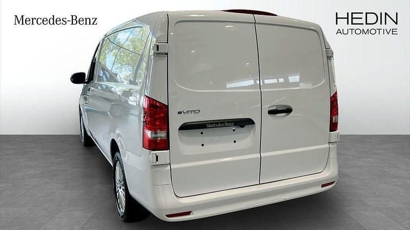 Begagnad Mercedes e-Vito 85 kW (116 HK) 2024 Vit (white) Minibuss