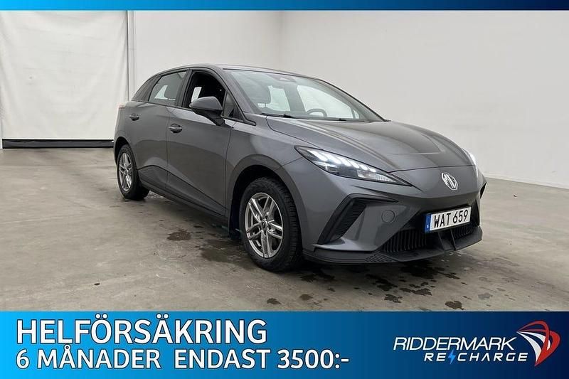 Begagnad MG MG4 EV 125 kW (170 HK) 2023 Grå Halvkombi
