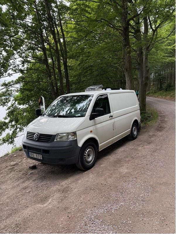 Vit Begagnad 2006 VW T5 Van | 75 000 kr (Marknadspris) - Bild 1/4