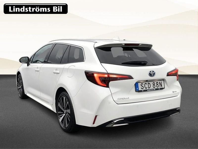 Begagnad Toyota Corolla Style 141 HK (103 kW) 2025 Silver Kombi