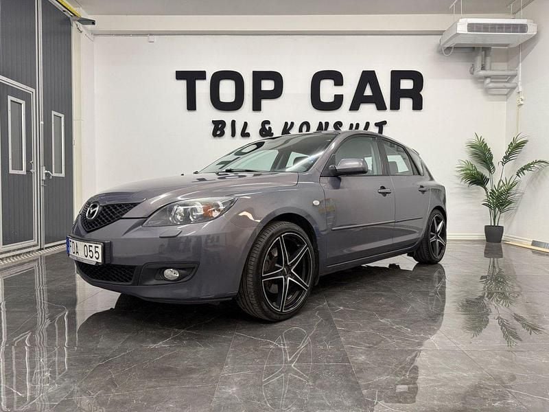 Grå Begagnad 2007 Mazda 3 Inclusive Halvkombi | 39 900 kr (Lite dyr) - Bild 1/4