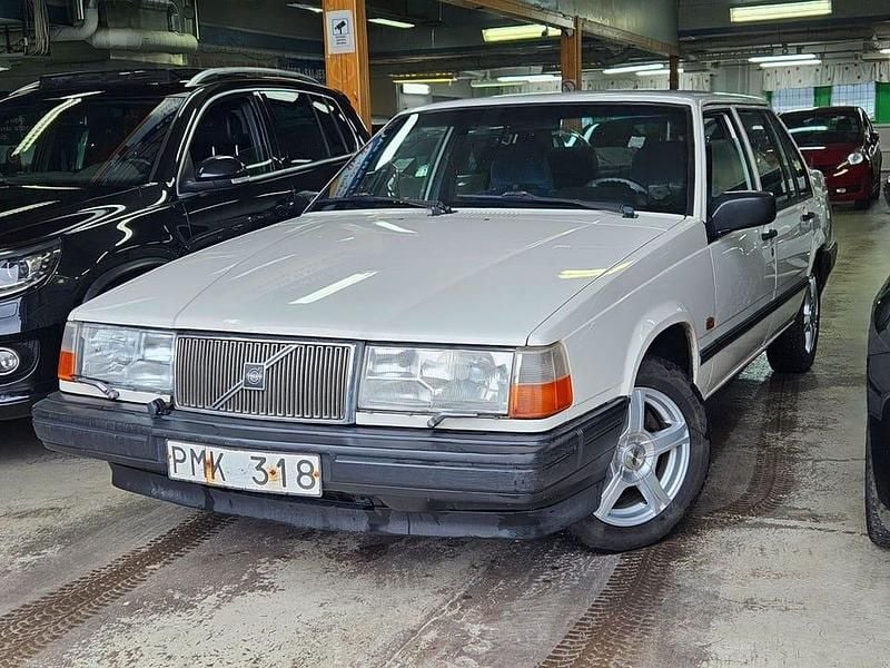 Begagnad Volvo 940 116 HK (85 kW) 1993 Vit Sedan