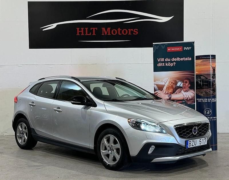 Silver Begagnad 2013 Volvo V40 Summum Halvkombi | 164 900 kr (Marknadspris) - Bild 1/4