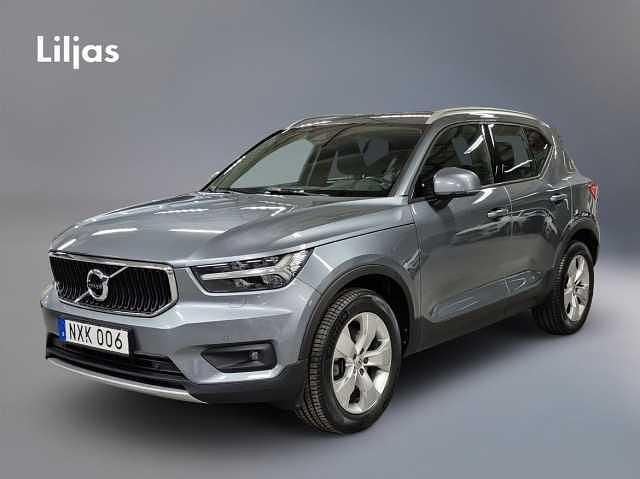 Grå Begagnad 2018 Volvo XC40 Momentum SUV | 269 900 kr (Marknadspris) - Bild 1/3