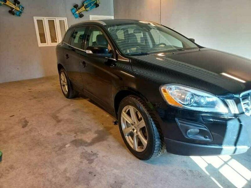 Svart Begagnad 2010 Volvo XC60 Summum SUV | 94 500 kr (Bra pris) - Bild 1/4