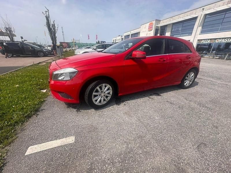 Begagnad 2014 Mercedes A180 Halvkombi | 100 000 kr (Bra pris) - Bild 1/4
