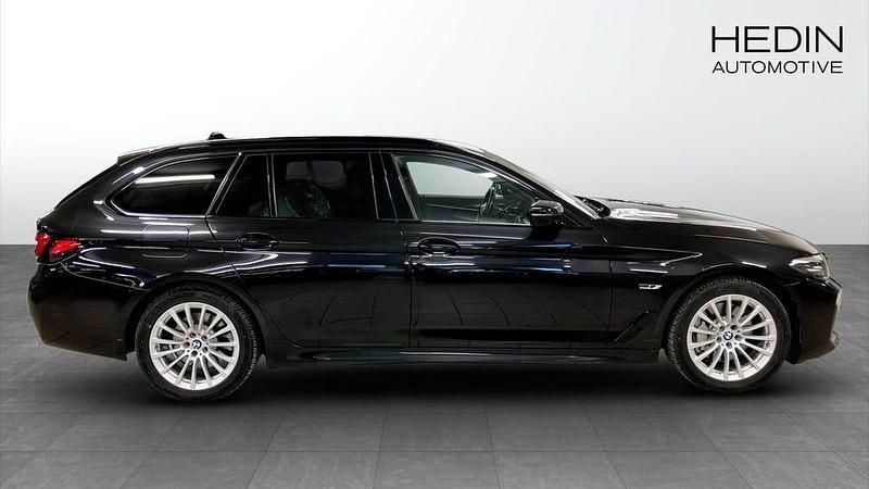 Begagnad BMW 530 M Sport 184 HK (135 kW) 2023 Svart Kombi