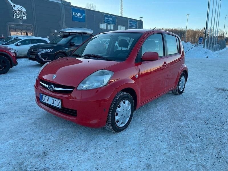 Begagnad Subaru Justy 70 HK (51 kW) 2007 Röd Halvkombi